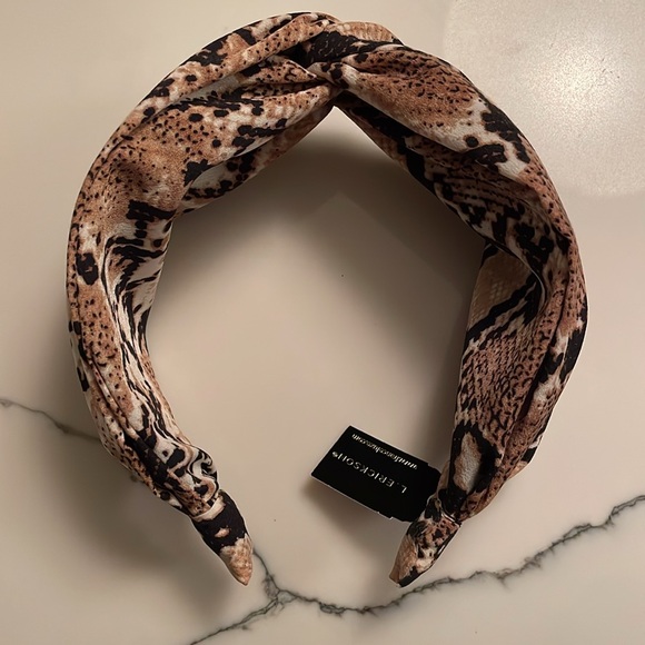 Gorgeous turban twist snake print NWT chic elegant classic timeless ❤️ - Picture 4 of 4